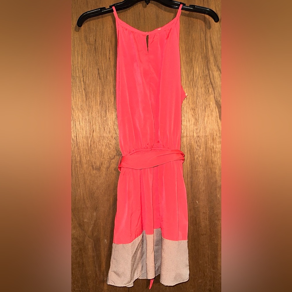 Sleeveless two toned dress